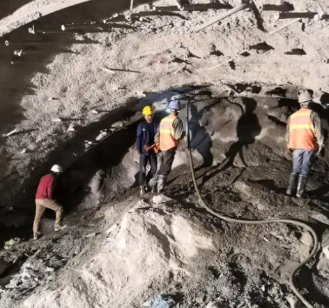 景县拱顶带模注浆料的施工流程及注意事项